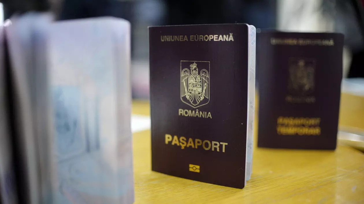 Pașaport românesc FOTO Hepta