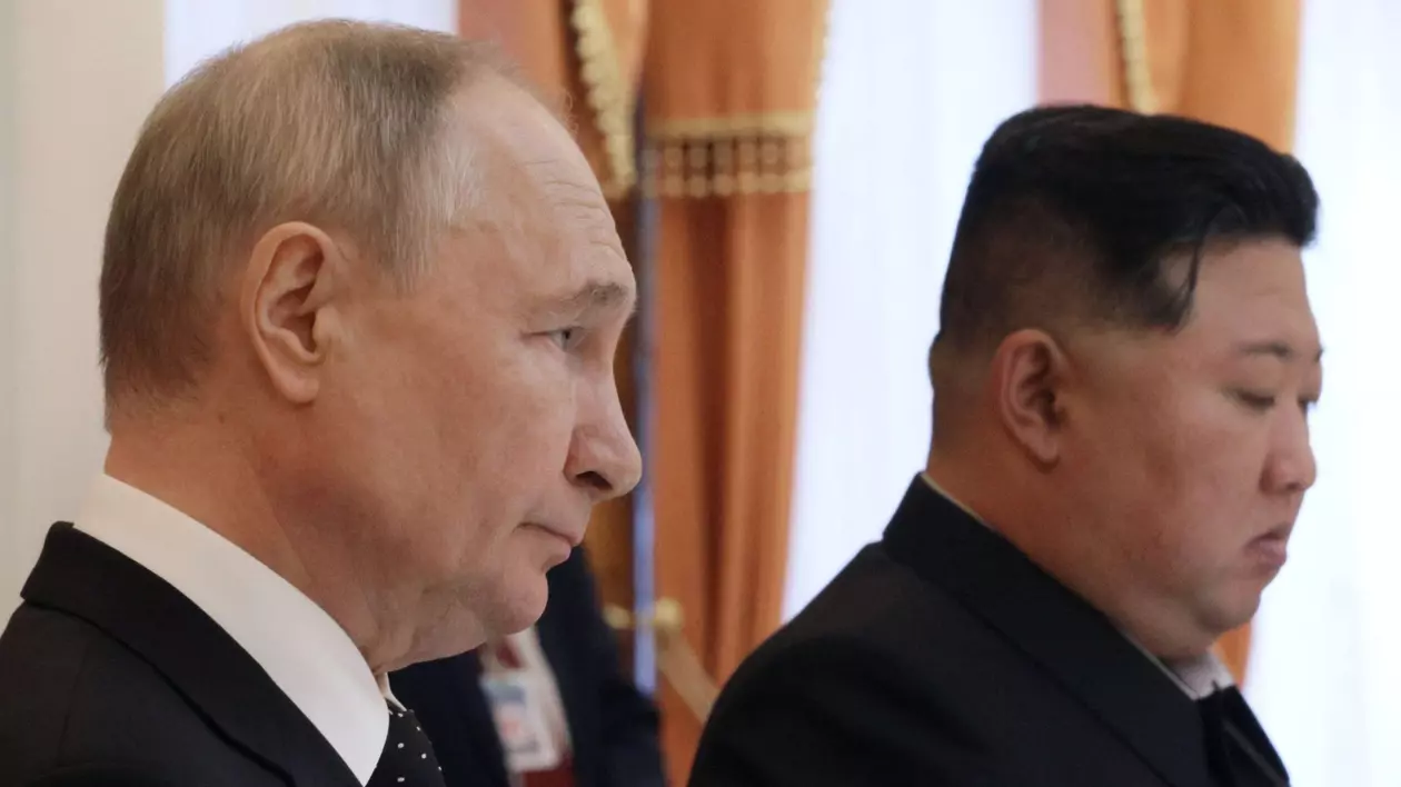 Vladimir Putin (stânga), la Phenian, cu Kim Jong-un (dreapta) Foto: Hepta