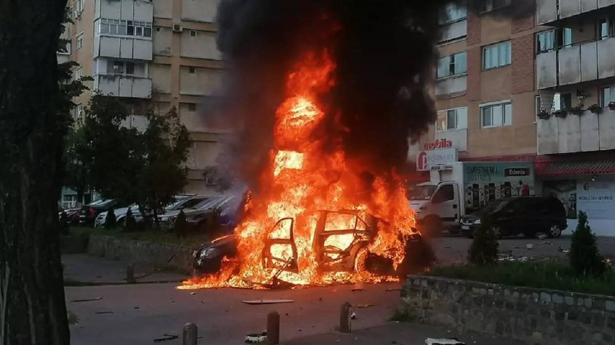 Mașina lui Ioan Crișan a ars ca o torță pe 29 mai 2021 după ce a explodat. Omul de afaceri din Arad era înăuntru.